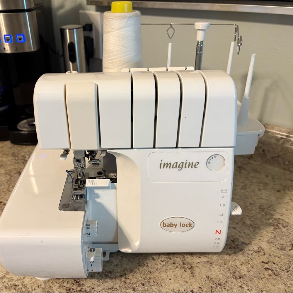 Imagine White Serger Machine